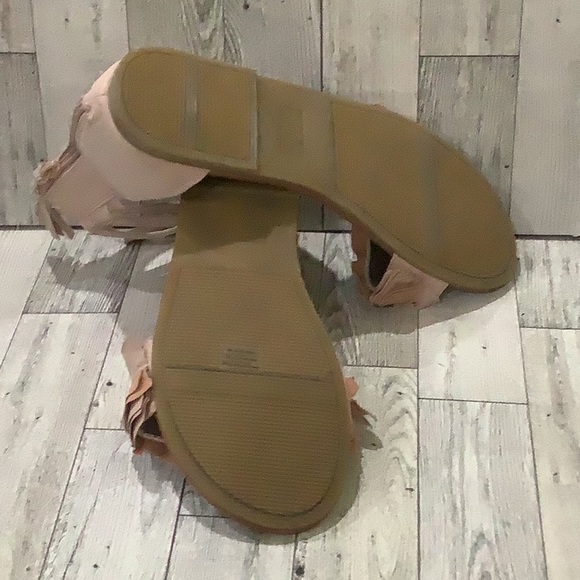 Justice girls cream ruffle summer sandals size 8 NEW - Picture 4 of 5